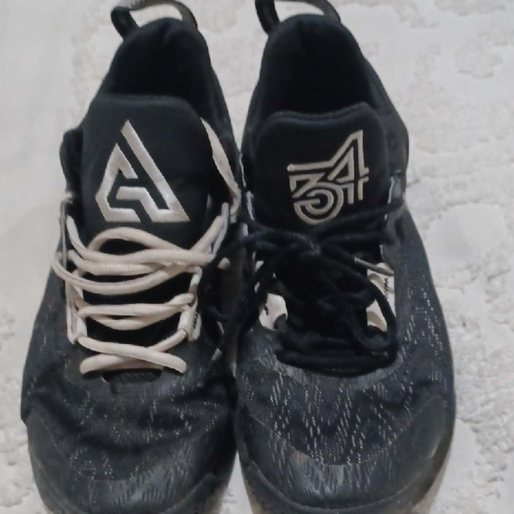 Nike Legend Essential 3 Next Nature - Black/Grey - Size 9.5
